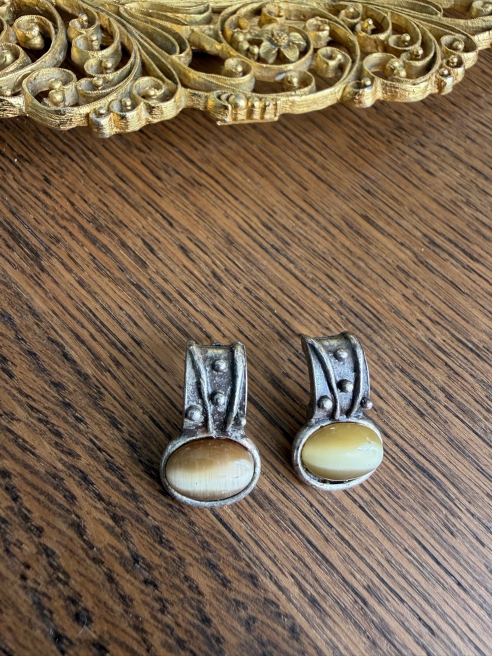 Silver-Tone Yellow Cat's Eye Drop Earrings
